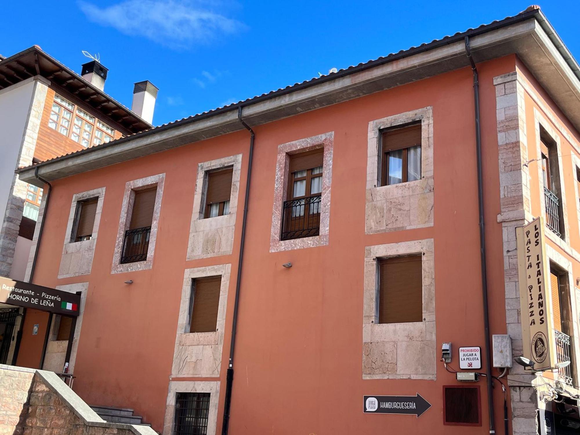 Apartamentosarturo Llanes Laplaza Atico Centrico Exterior photo
